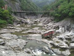 -燕子河大峡谷天坑仙境