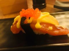 芒果三文鱼寿司（1枚）-昊·来了寿司(双楠2店)