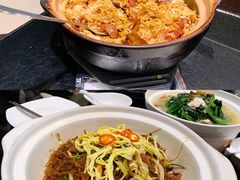 招牌腊味煲仔饭-高第街56号港式餐厅·精选(世茂广场宽厚里大明湖店)