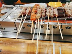 -哈尔滨小酒馆·鲜肉现穿自助烧烤(康新花园店)