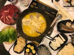 -鲜入围煮花胶鸡海鲜火锅