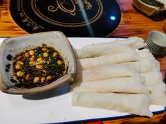 丝娃娃-野山舂·贵州现舂酸汤火锅(鸿通城店)