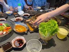 -铭牛烧肉·和牛海鲜自助(高新月牙湖店)
