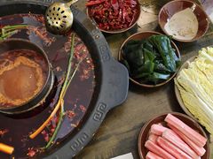 -黄潇洒老火锅(九眼桥宏济巷店)