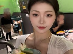 -金滏山·烤肉海鲜火锅自助(襄阳万达店)