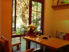 -月亮眼花园餐厅书吧酒吧