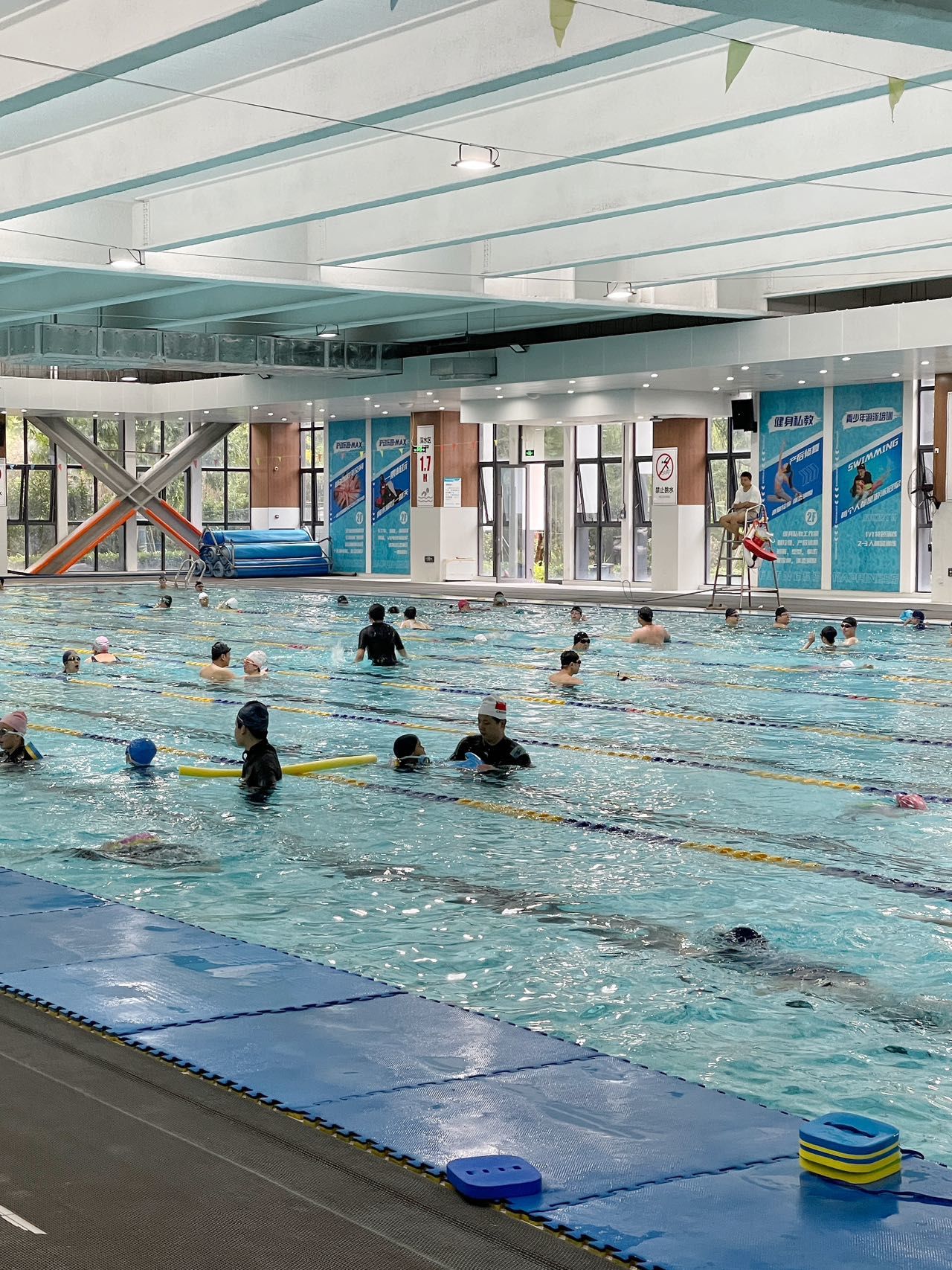 游泳真的好快乐!游泳馆推荐