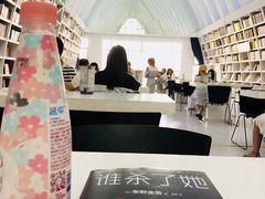 -钟书阁(松江泰晤士小镇店)