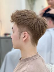 点击看大图 -十六番发型师事务所