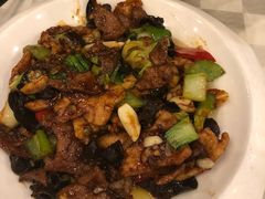-鑫巴蜀小镇 · 水煮鱼专研店(玉桥店)