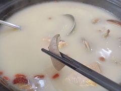 -尚尚仙·酸汤猪手·猪肚鸡火锅(华联万柳购物中心店)