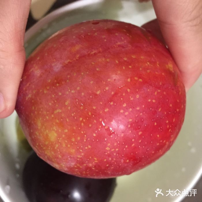 厝内小眷村(赣州九方店)特级红李图片