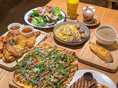 -Common Table · Brunch & Coffee