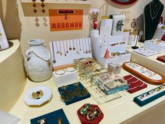 -LADY FAFA(巨鹿路陕西南路路口店)