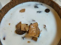 -志龙皇冠吃货椰子铺