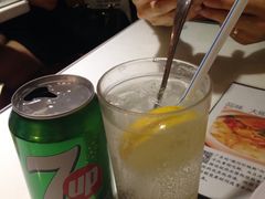 -新大咀港式茶餐厅(宝山万达店)