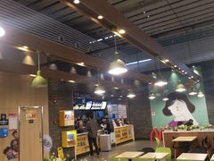 大堂-麦当劳(郑州东高铁站店)