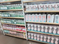-名创优品(机场路百信广场店)