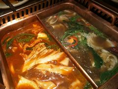 -老牌坊云南鱼豆花火锅(哈西万达店)