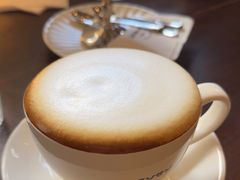 -Café Monson