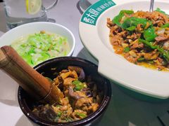 鲜丝瓜焖河蚌-费大厨辣椒炒肉(黄兴中心广场店)