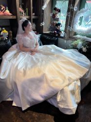 -红馆妆造(中央大街店)