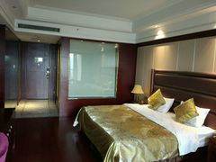 -金孔雀温泉旅游度假村