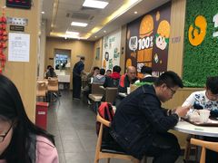 大堂-华莱士·全鸡汉堡(五爱道店)