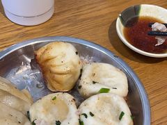 -黄阿姨锅贴大王(万航渡路店)