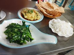 -邹胖哥好好吃餐馆(荔波美食街店)