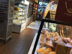 面包甜点陈列柜-匠造烘焙(上海湾店)