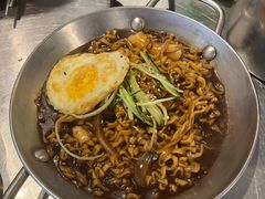 炸酱拉面-富乐满韩国正宗炸鸡韩国料理(虹泉路店)