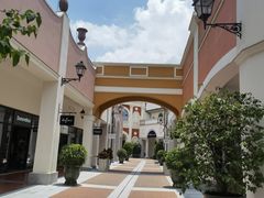 -佛罗伦萨小镇广佛名品奥特莱斯(疏港路店)