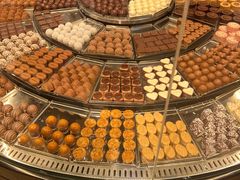 -Laderach 莱德拉(上海环贸iapm店)