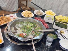 -小牛家村·贵州黄牛肉火锅(梦想小镇二分店)