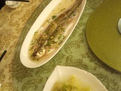 -鸿一饭店(隐秀路店)