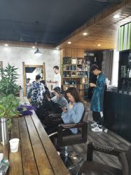 -你好时尚发型工作室