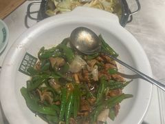 -绿草地·湘菜(酃湖师院店)