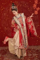 -挪娅婚纱摄影皇家会所