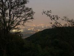 -鬼笑石后山停车场