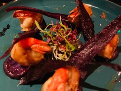 煎虾配紫薯泥薯片及姜味柠檬汁-AZUL by FUEL蓝色·法式酒馆(琶醍店)