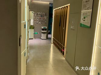 今天体验了一节马甲线塑形课程，教练身材好棒