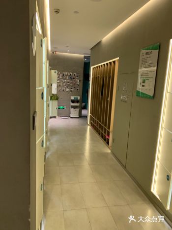 今天体验了一节马甲线塑形课程,教练身材好棒