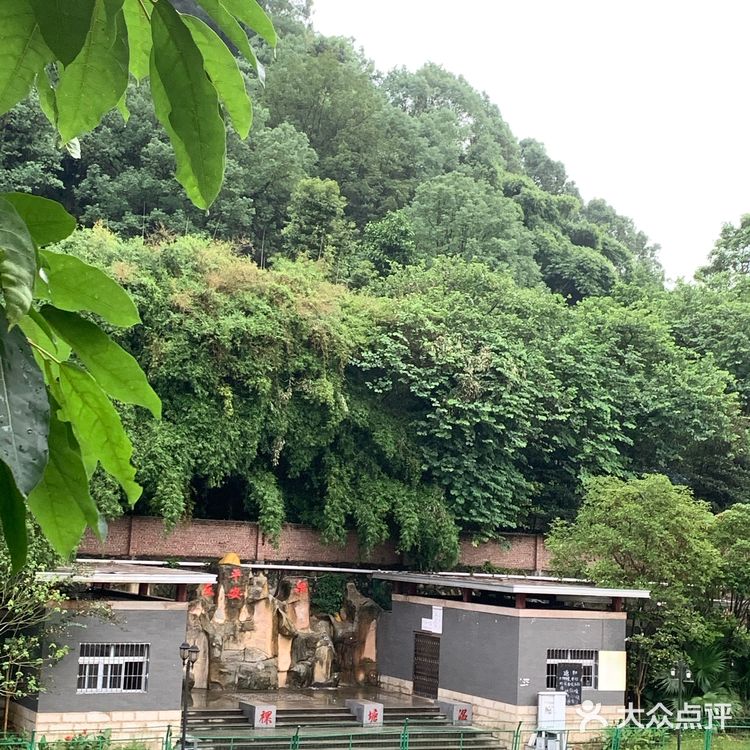 温塘裸浴[发呆][发呆]不分男女都必须裸泡的温泉