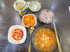 辣牛肉汤-釜山豚骨汤饭(芝罘万达广场店)