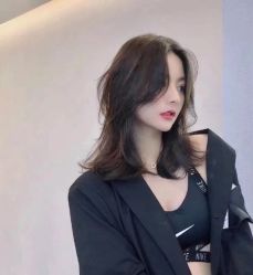 -时尚殿堂明星门店