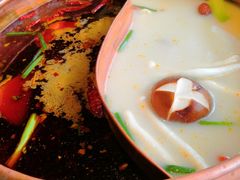 -三人行骨头王火锅(长寿店)