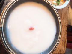 -老牌坊云南鱼豆花火锅(爱建店)