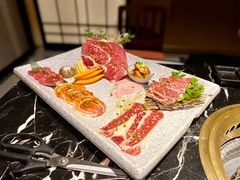 -山川小町·极番烧肉(新地假日广场店)