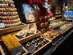 -雍容荟帝王蟹活龙虾展台自助(IFS黑金店)